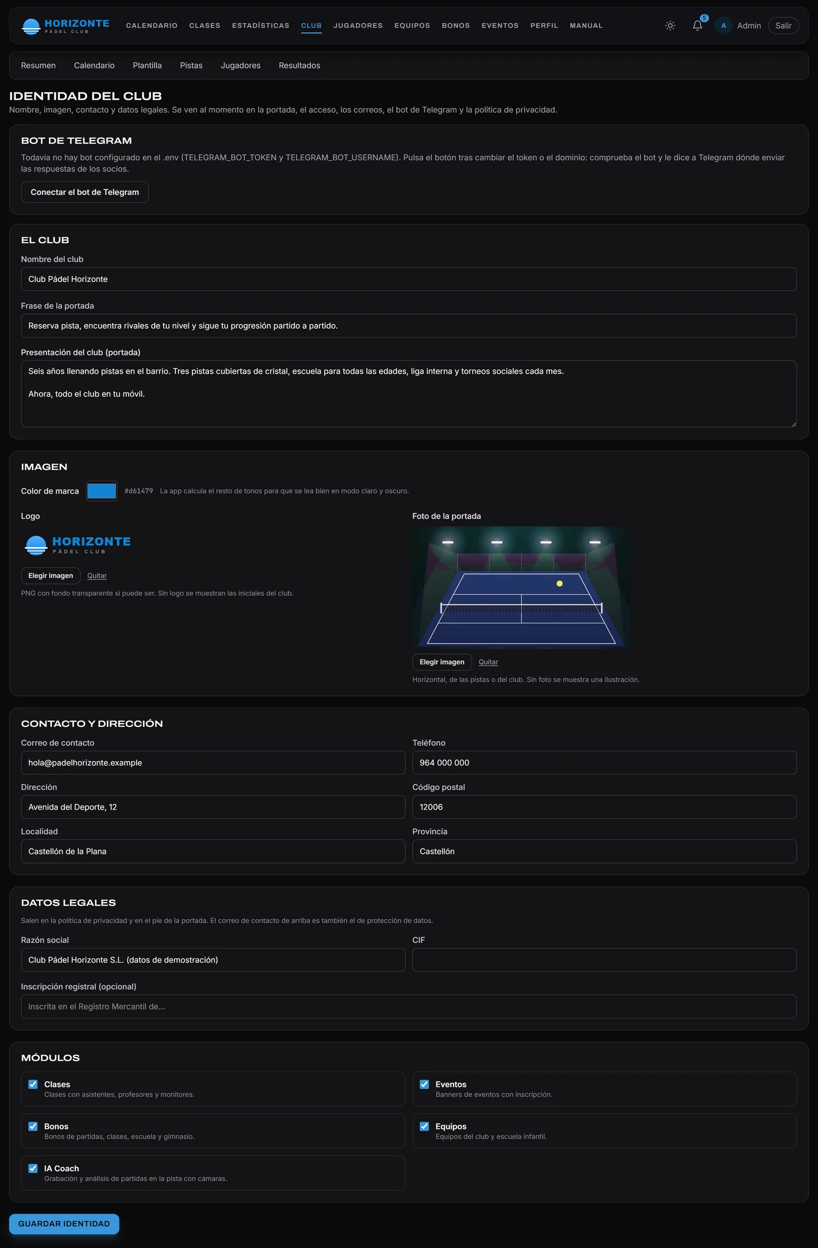 Pantalla de identidad del club: nombre, color de marca, logo, textos, datos legales y módulos activables
